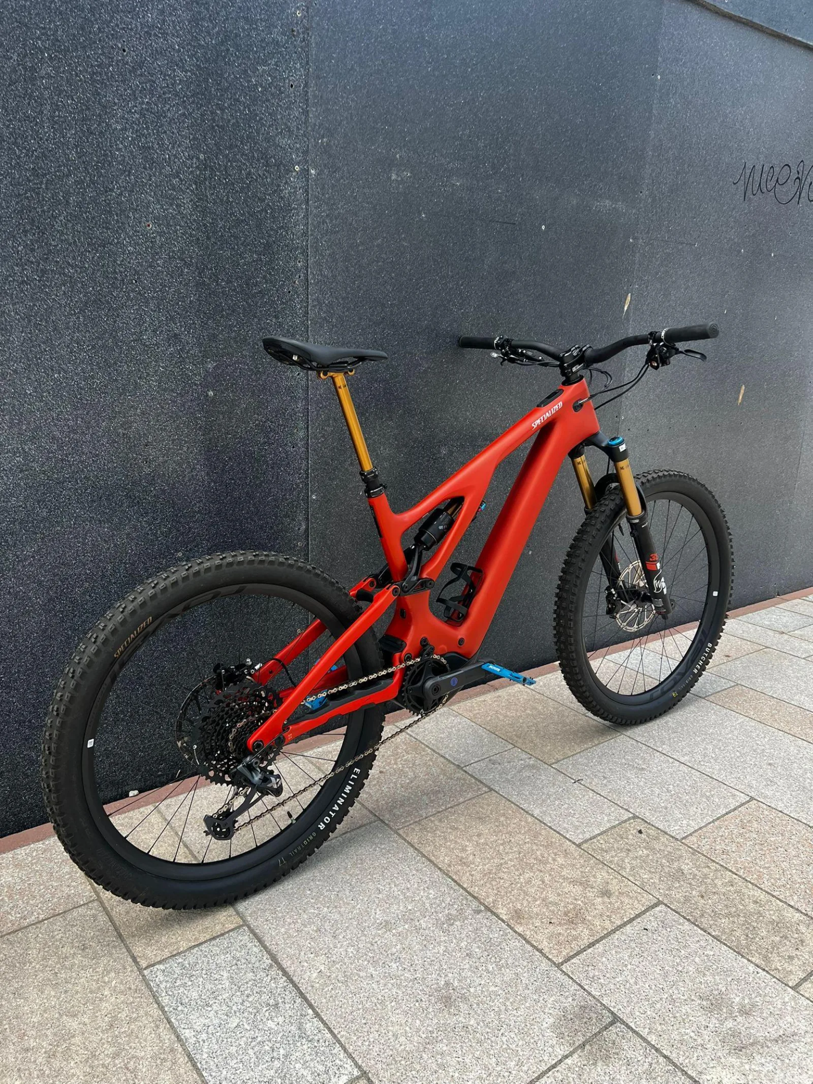 Levo Pro Carbon 1